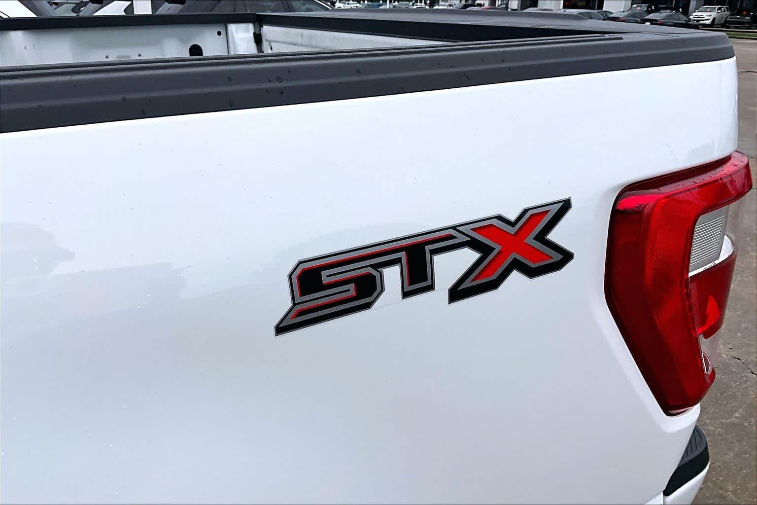 Used 2023 Oxford White Ford XL image 12