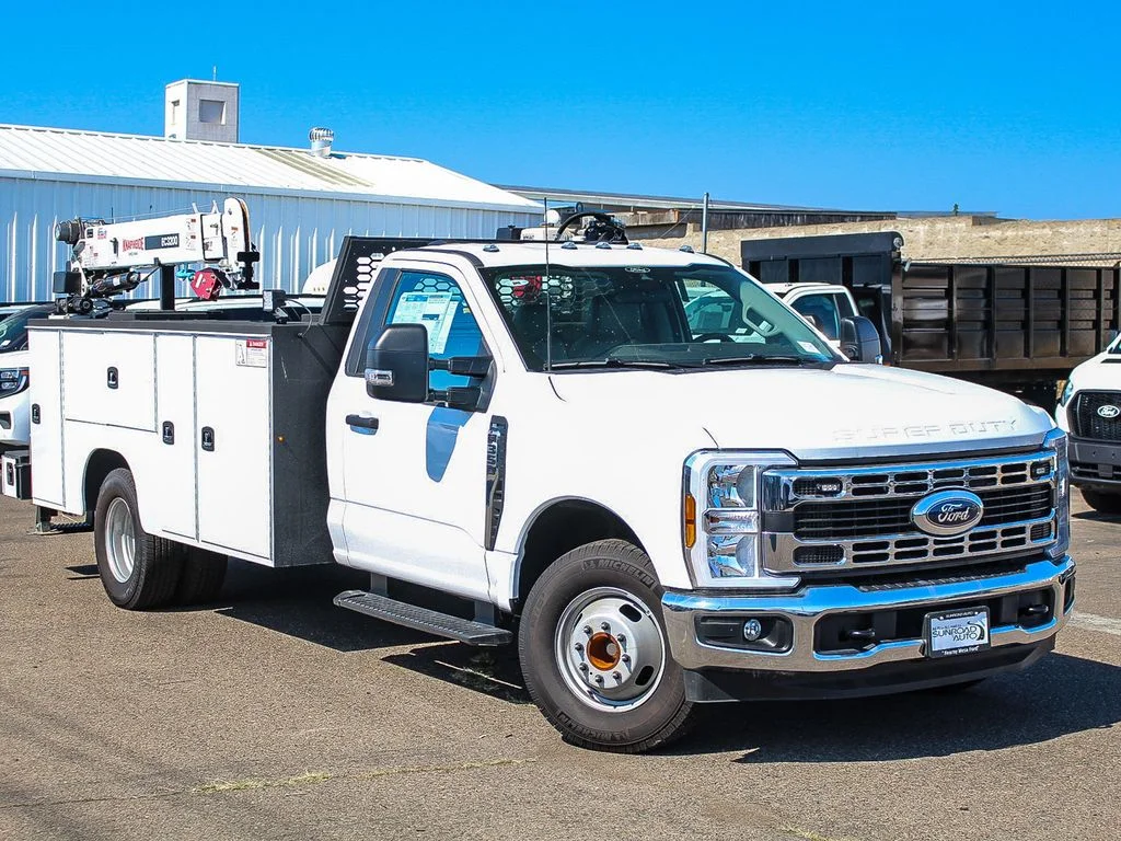 2025 Ford F-350 XL Regular Cab 169-In DRW's photo