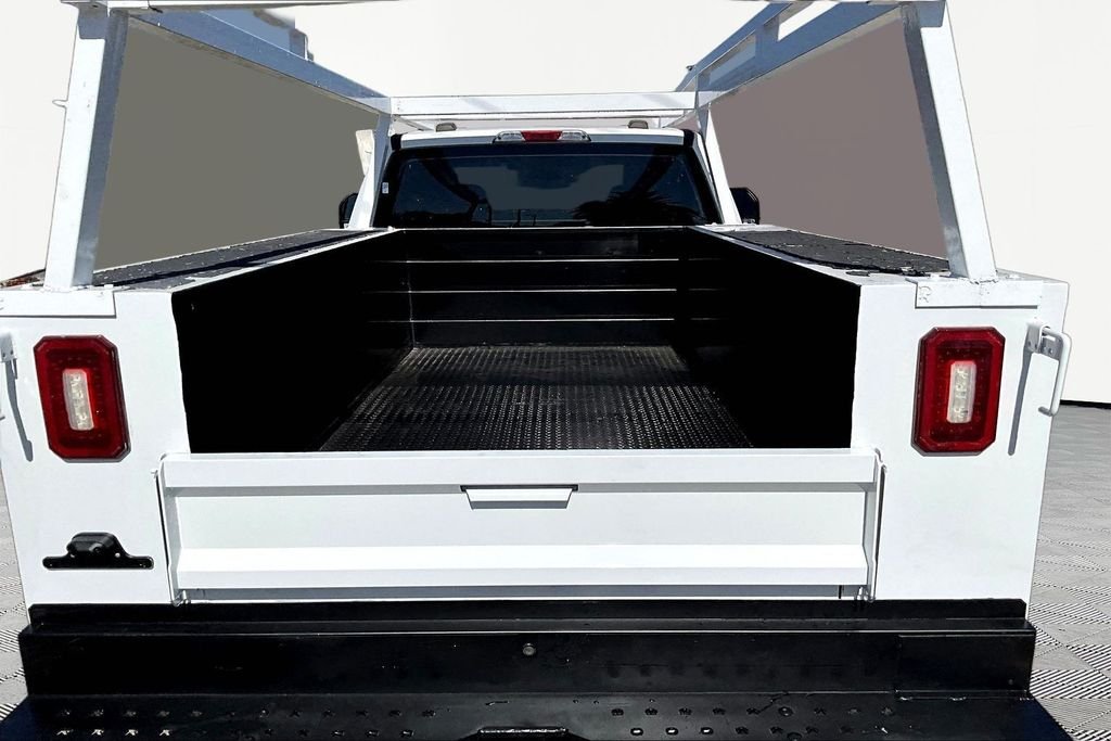 Used 2020 White Ford XL image 7