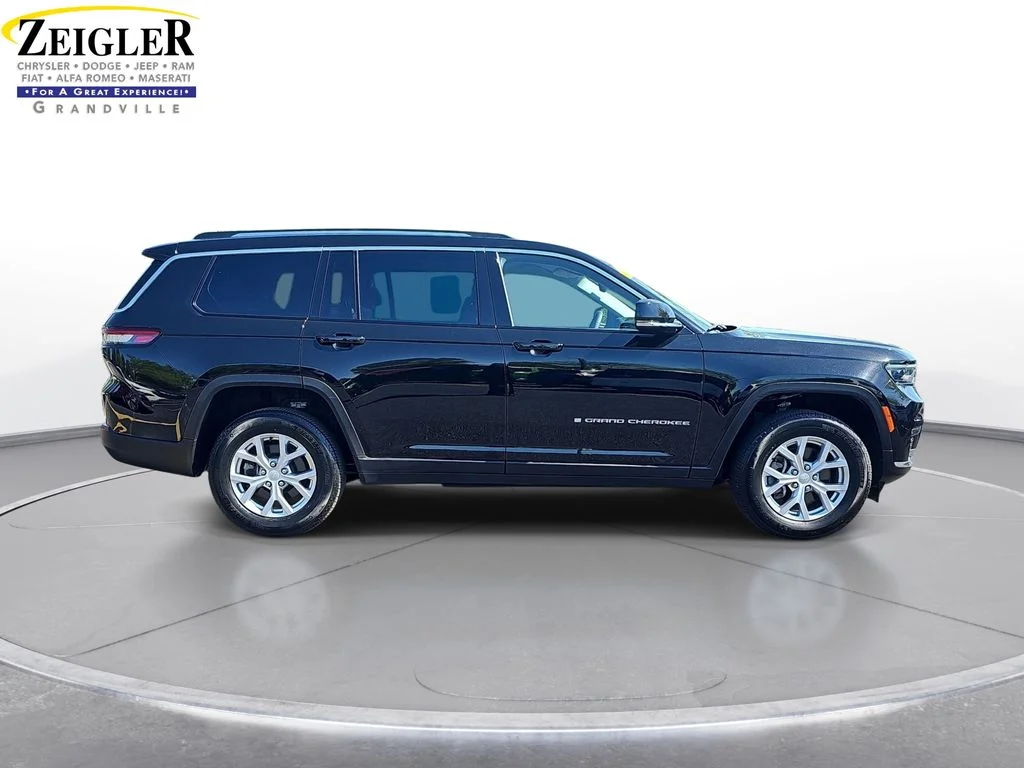 Used 2023 Black Jeep Limited image 4