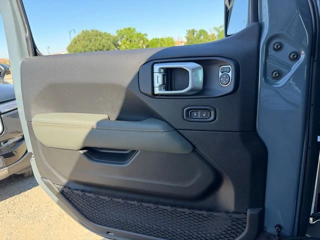 New 2026 Anvil Clear-Coat Exterior Paint Jeep Mojave X image 15