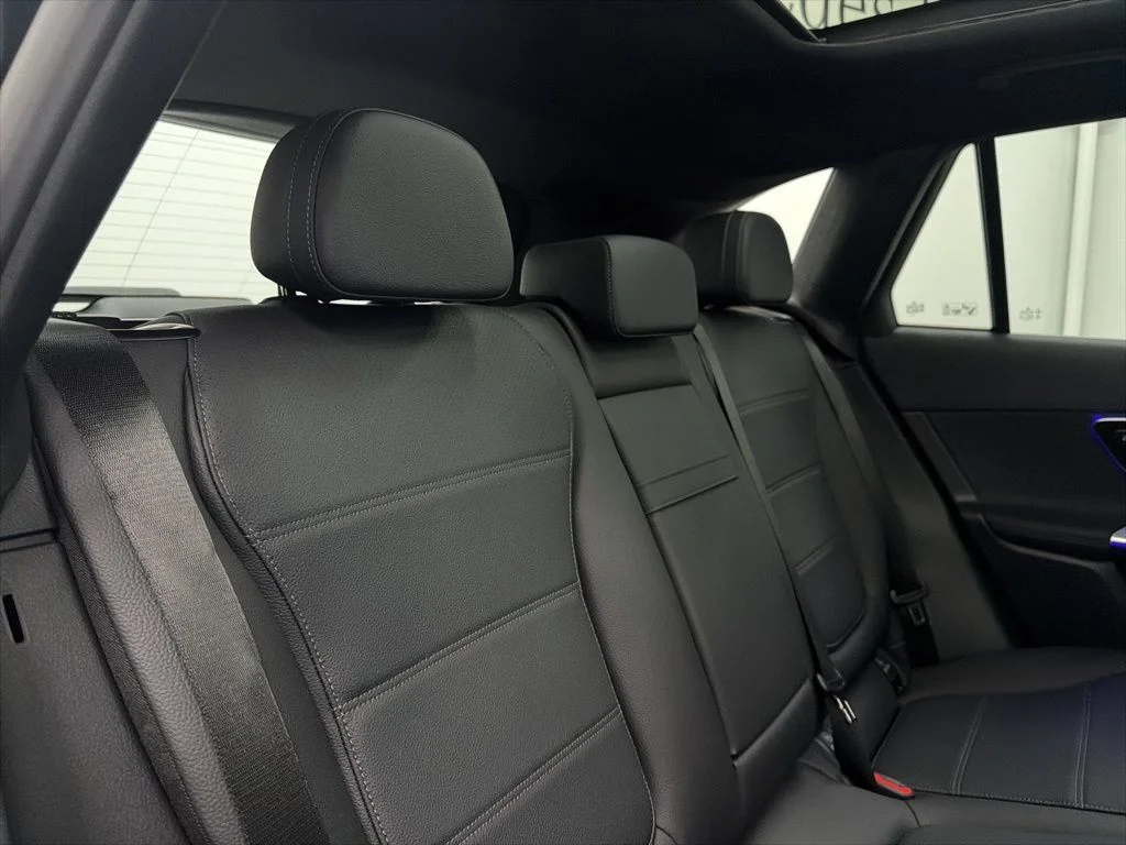 Used 2026 Black Mercedes-Benz GLC 300 image 25