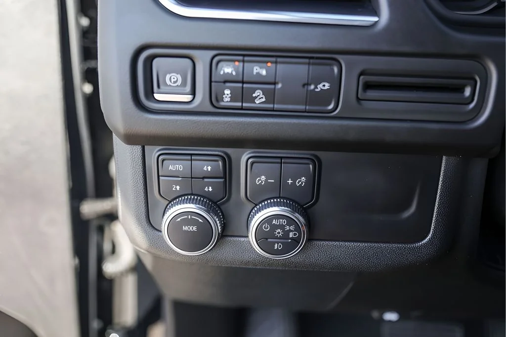 Used 2021 Black GMC AT4 image 18