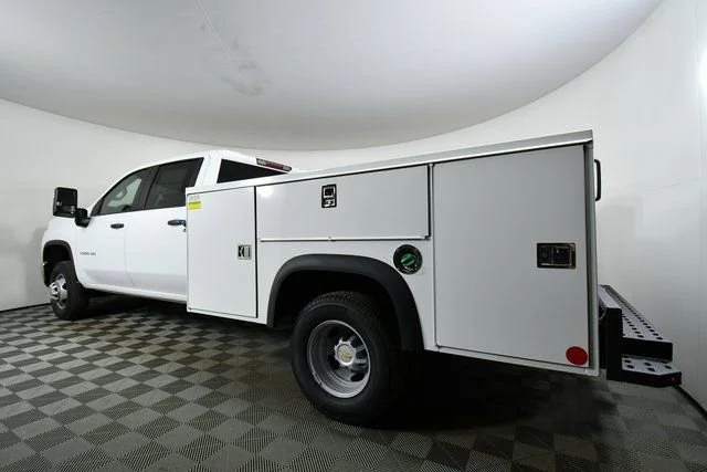 New 2026 Summit White Chevrolet Work Truck image 14