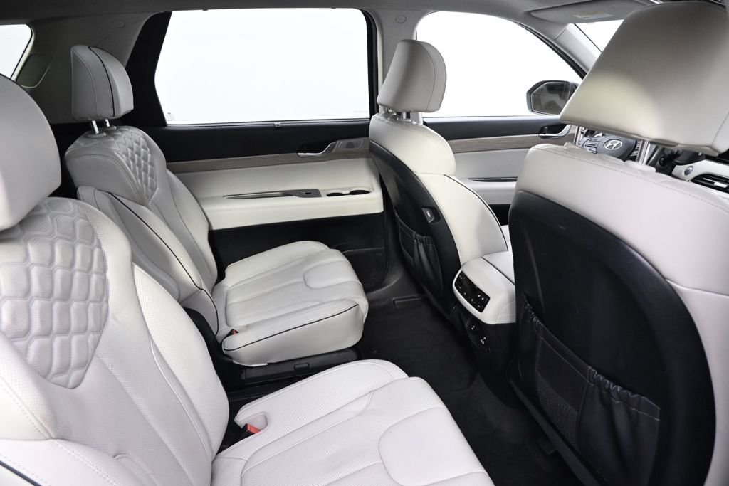 Used 2021 Black Hyundai Limited image 18