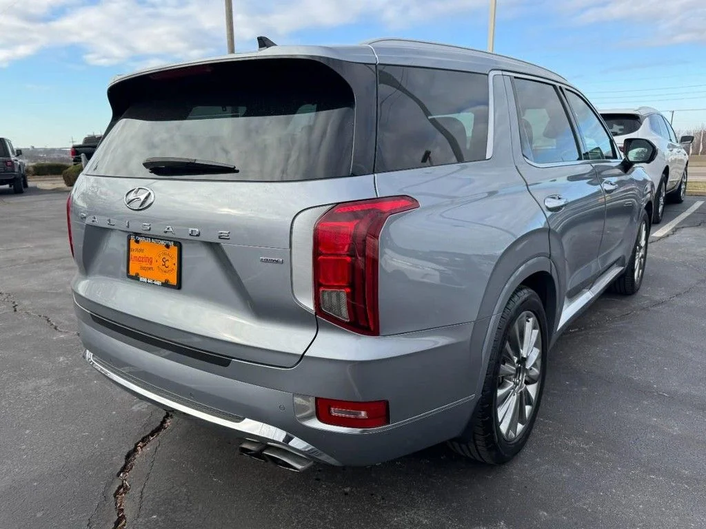 Used 2020 Silver Hyundai Limited image 3