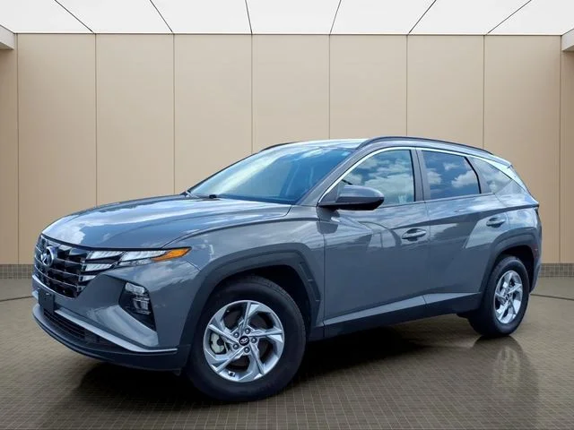 Used 2024 Gray Hyundai SEL image 2