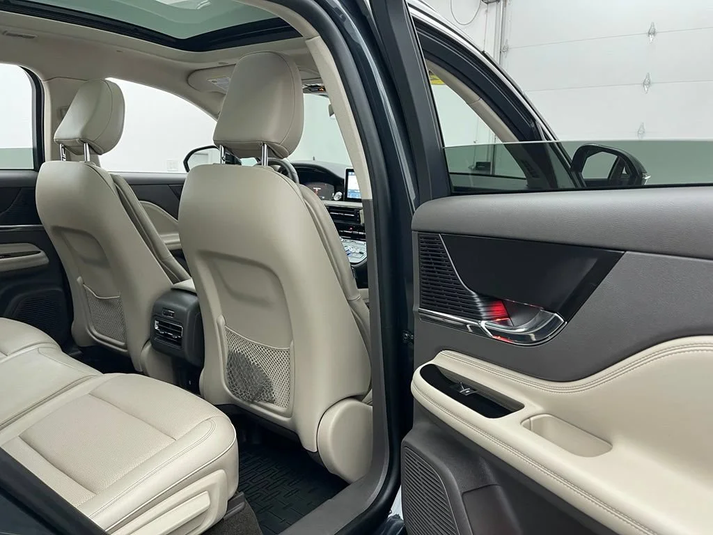 Used 2022 Blue Lincoln Reserve image 36