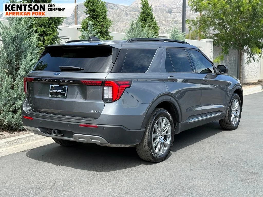 Used 2025 Gray Ford Active image 7