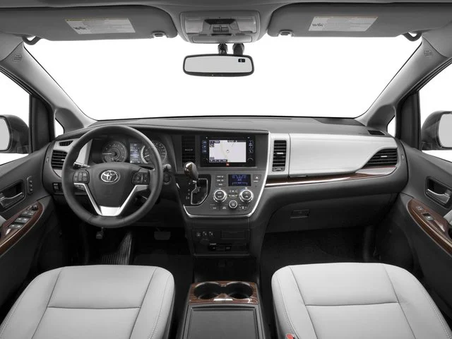 Used 2017 Blizzard Pearl Toyota XLE Premium image 8