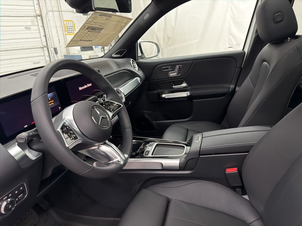 Used 2026 Polar White Mercedes-Benz GLB 250 image 14