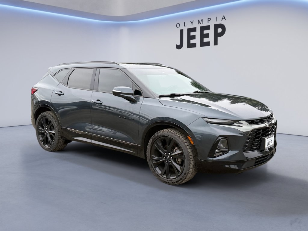 Used 2019 Gray Chevrolet RS image 8
