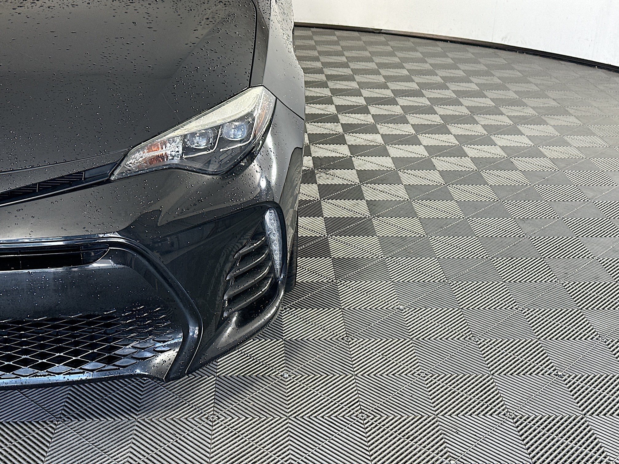 Used 2019 Black Sand Pearl Toyota SE image 9