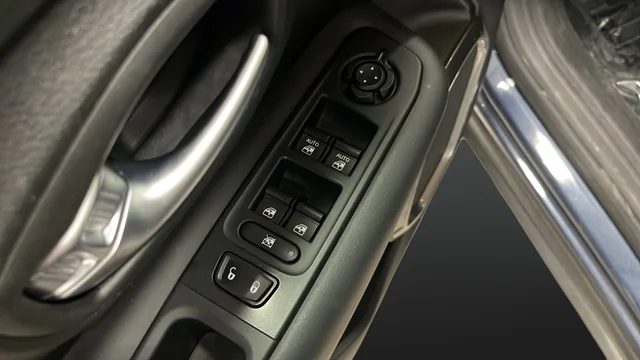 Used 2022 Slate Blue Jeep Latitude image 21