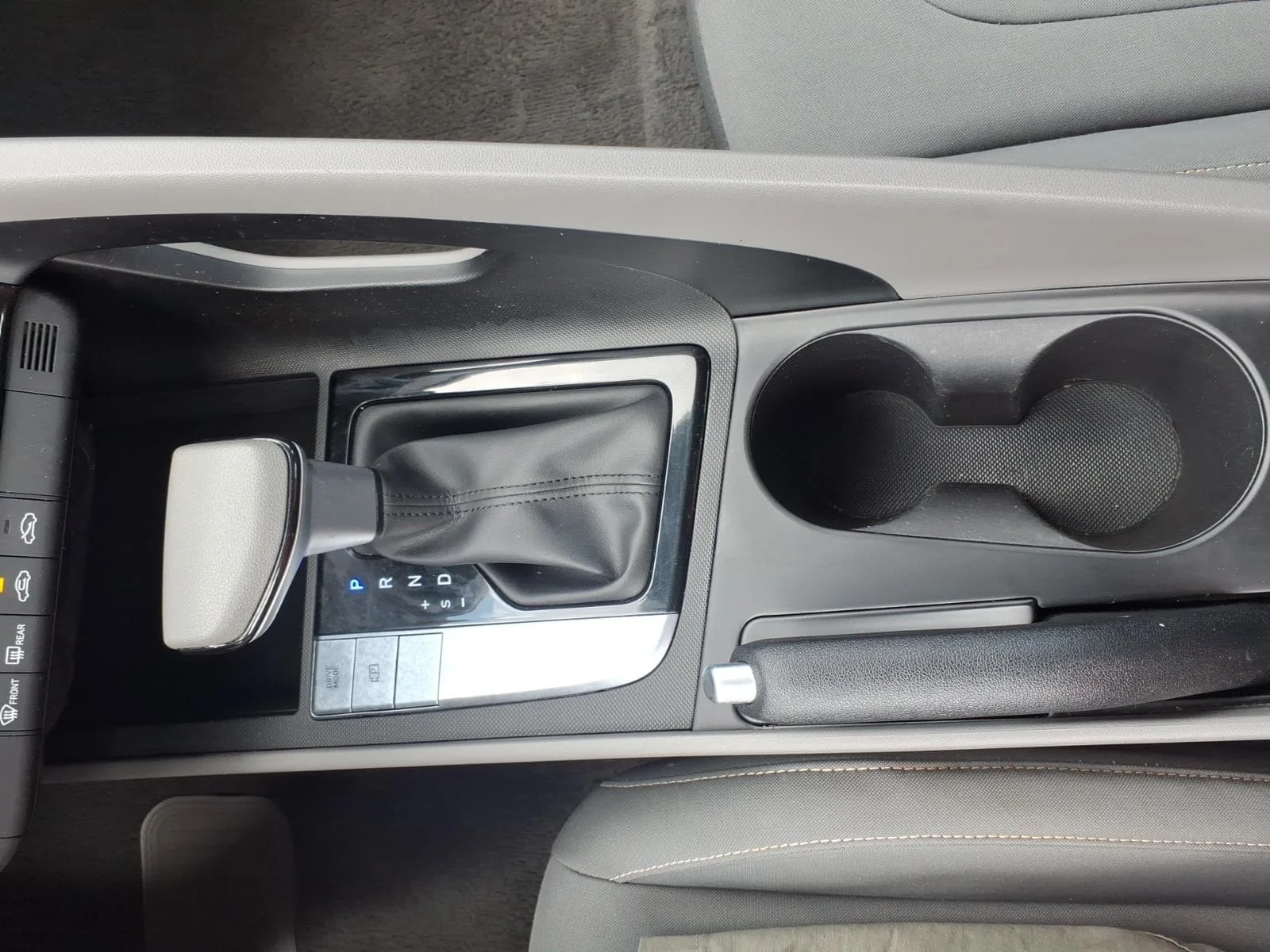 Used 2024 Fluid Metal Hyundai SEL image 23