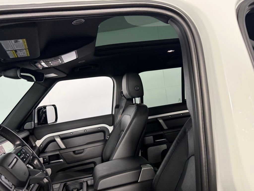 2024 Land Rover Defender X-Dynamic SE - Photo 27