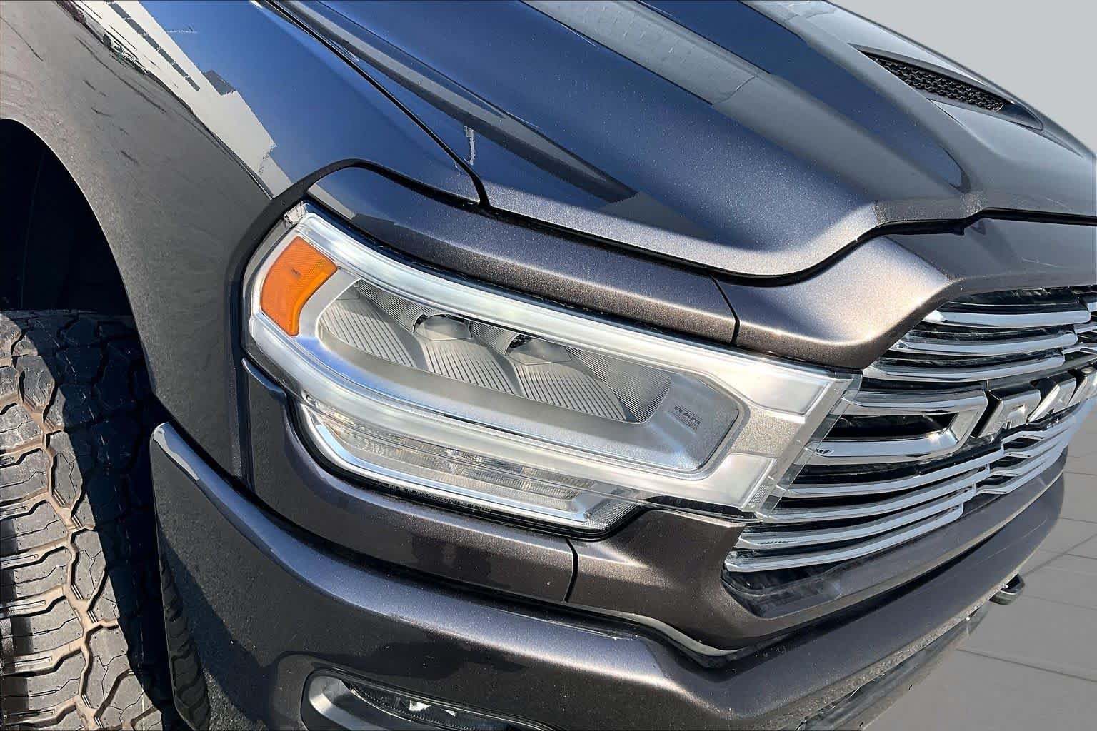 Used 2023 Granite Crystal Metallic Clearcoat Ram Laramie image 28