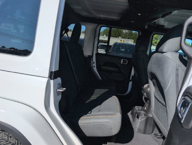 Used 2026 White Jeep Sahara image 29