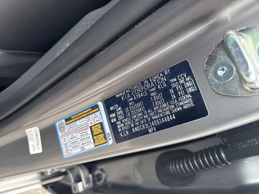 Used 2025 Gray Kia Wind image 34