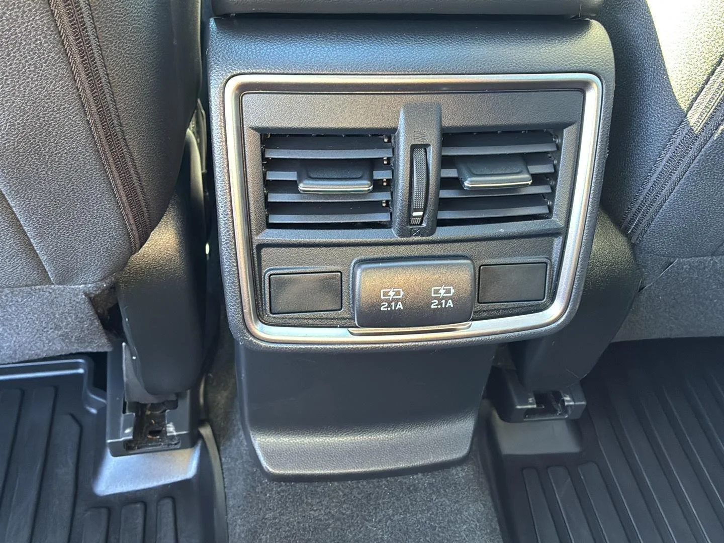 Used 2023 Autumn Green Metallic Subaru Premium image 17
