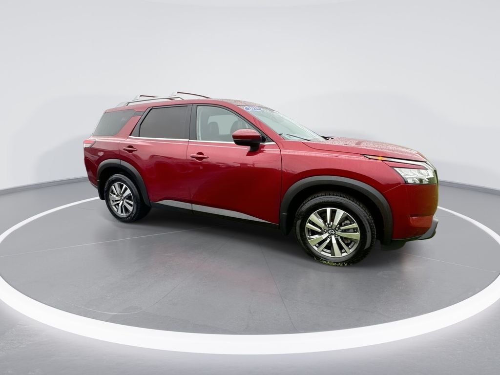 Used 2022 Red Nissan SL image 7