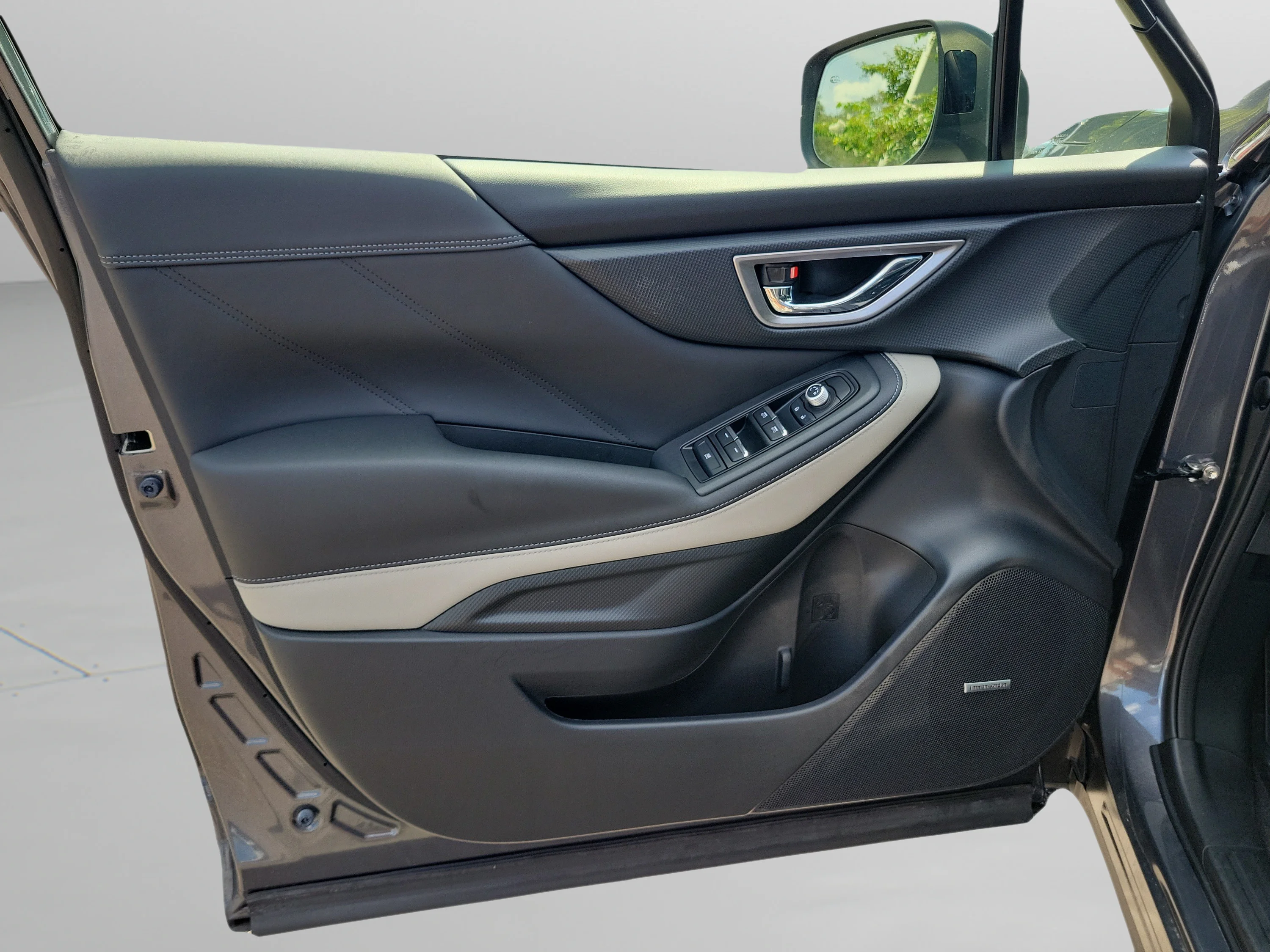 Used 2024 Magnetite Gray Metallic Subaru Limited image 23