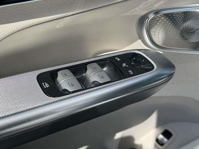 New 2026 Polar White Mercedes-Benz GLC 300 image 18