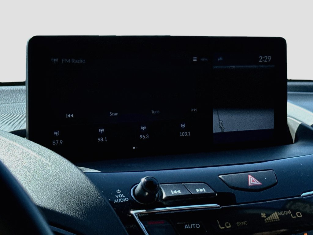 Used 2021  Acura Technology Package image 31
