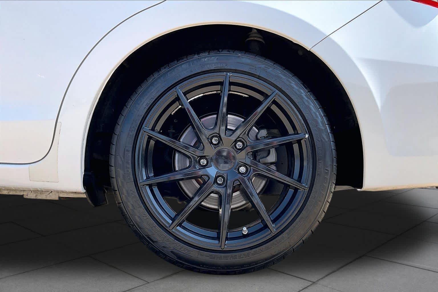 Used 2017 Bellanova White Pearl Acura w/Premium Pkg image 11