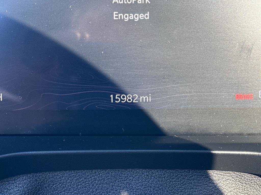 Used 2023 Midnight Sky Jeep Overland image 23