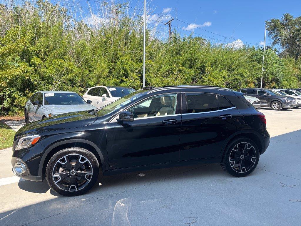Used 2019 Black Mercedes-Benz GLA 250 image 2