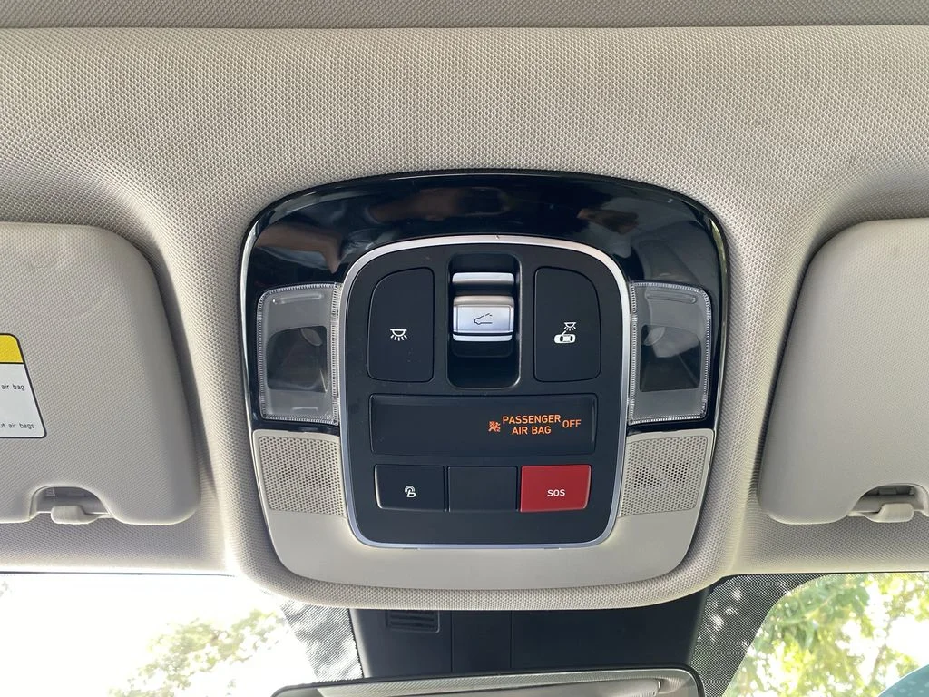 Used 2022 Amazon Gray Hyundai Limited image 26