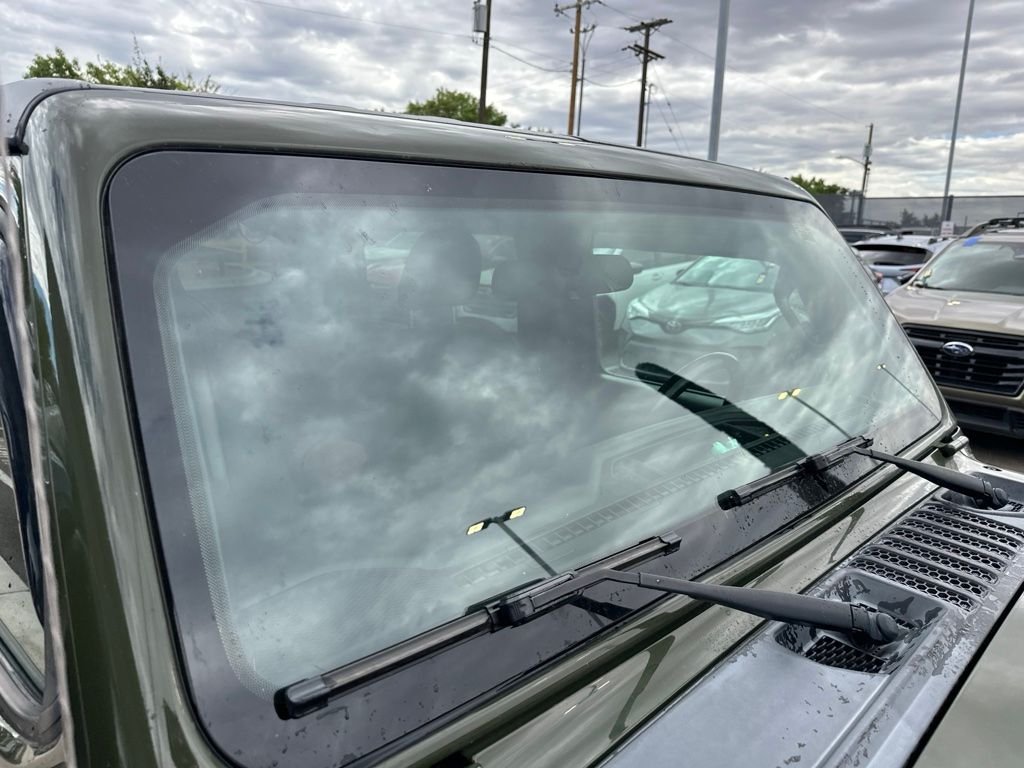 Used 2020 Green Jeep Sport image 7