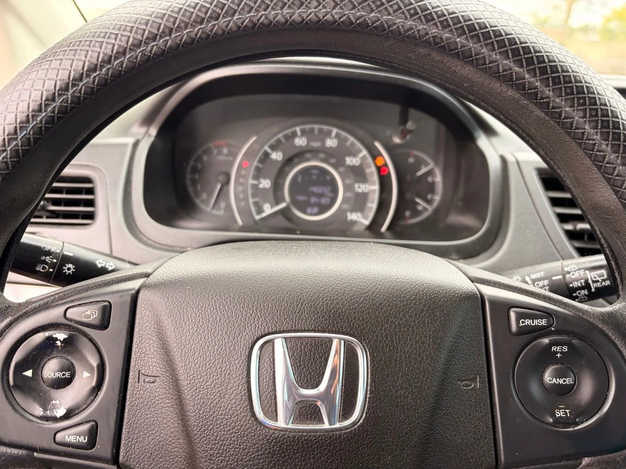 Used 2012 Alabaster Silver Metallic Honda LX image 27