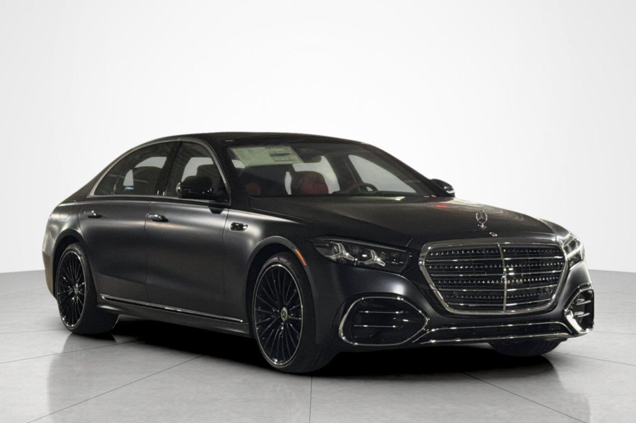 New 2027 MANUFAKTUR Night Black Magno Mercedes-Benz S 580 4MATIC® Sedan image 7