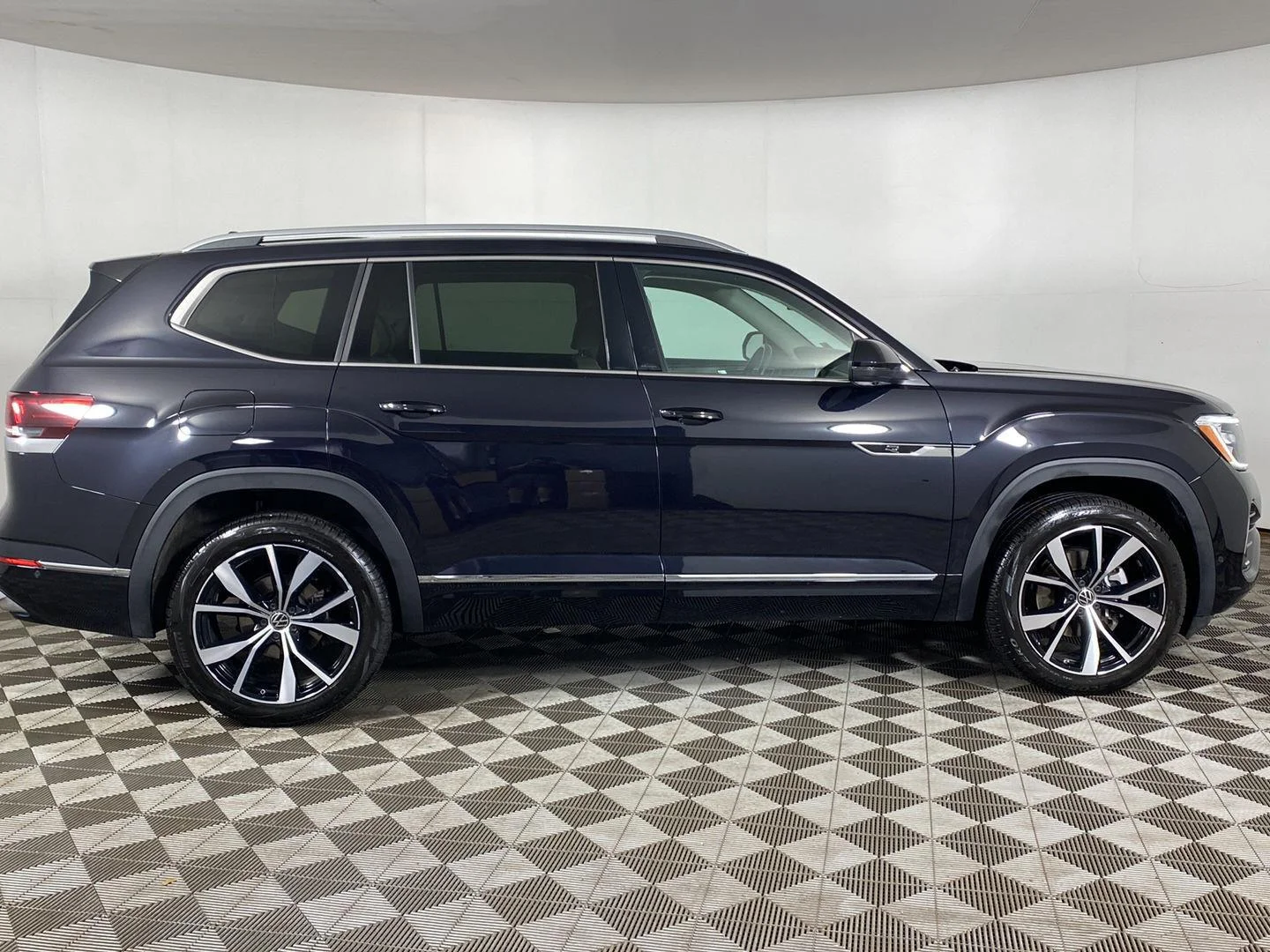 Used 2024 Deep Black Pearl Volkswagen 2.0T SEL Premium R-Line image 5