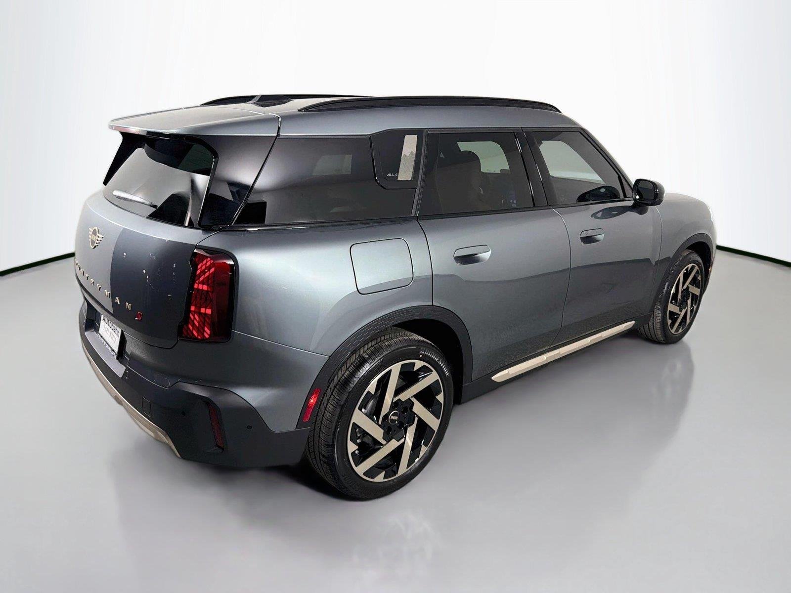 New 2027 Smokey Green Metallic MINI Iconic image 5