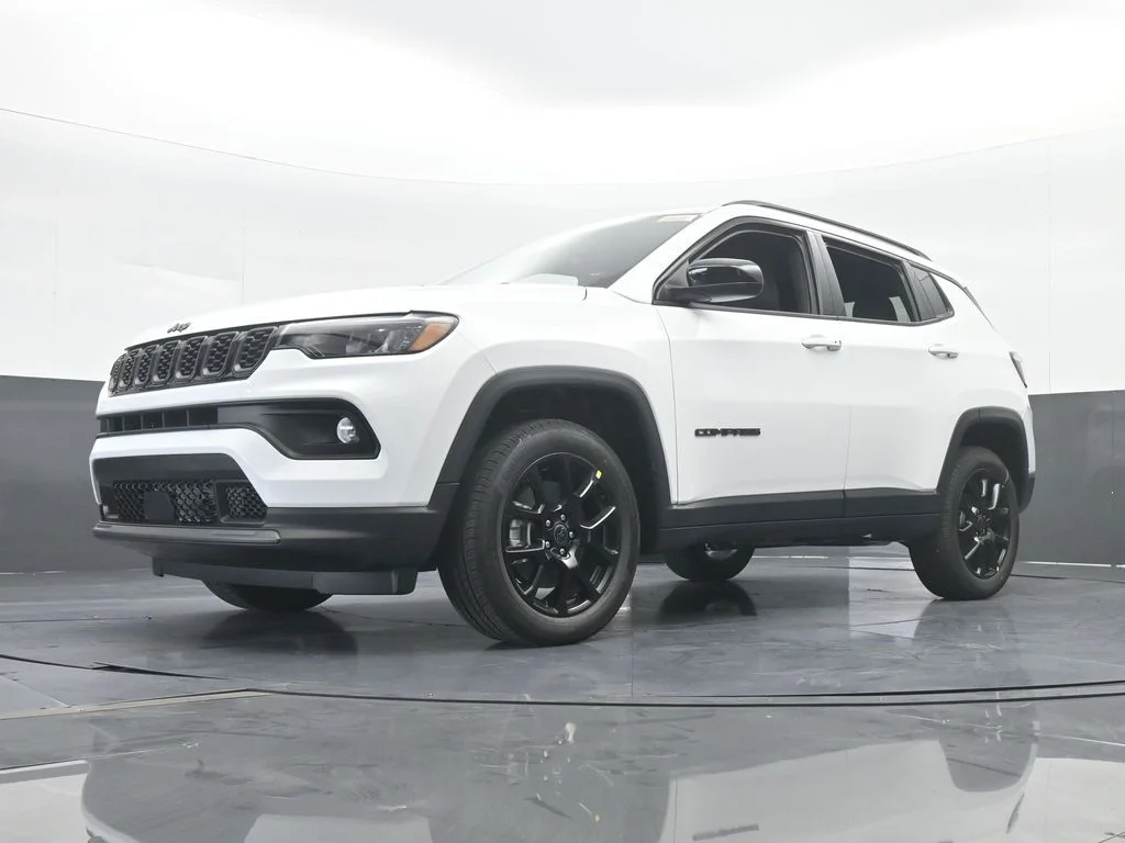 New 2026 Bright White Clear-Coat Exterior Paint Jeep Latitude image 47