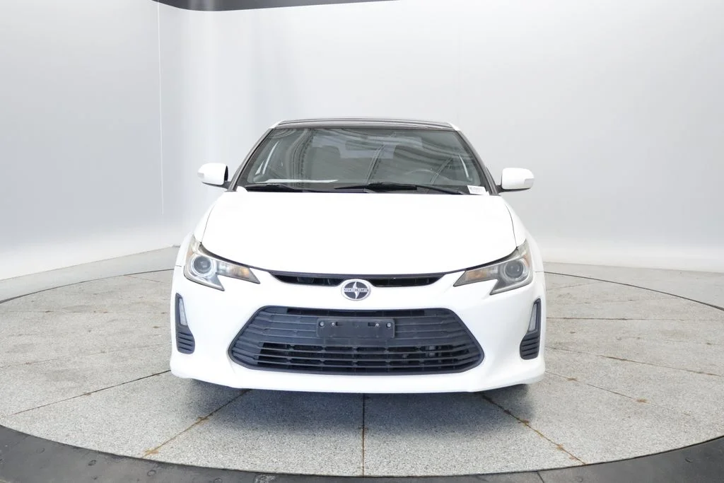 Used 2014 White Scion Base image 10