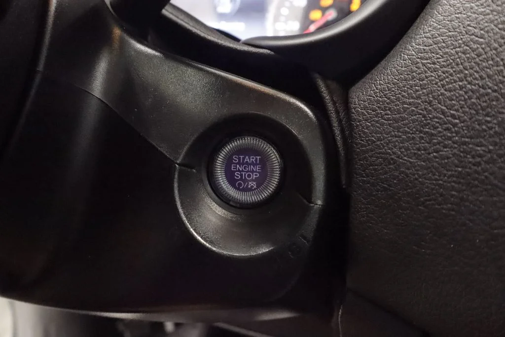Certified Used 2023 White Jeep Latitude image 29