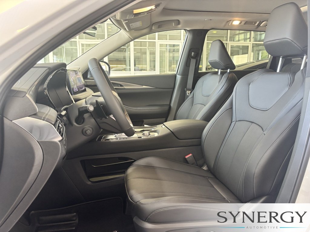 New 2027 RADIANT WHITE INFINITI Luxe FWD image 20