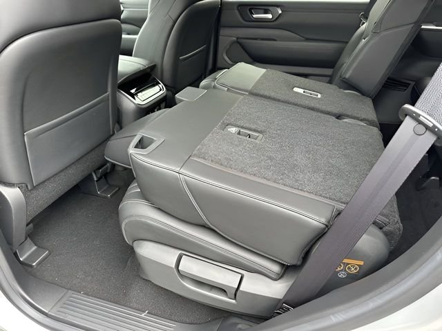 2026 Nissan Armada SV - Photo 19