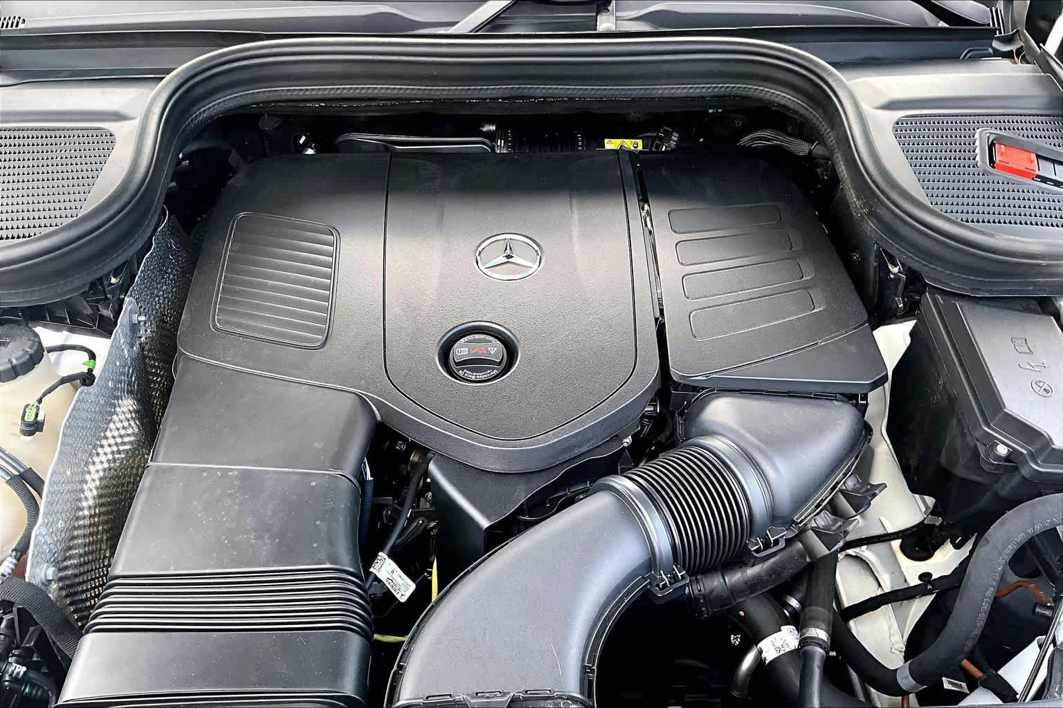 Used 2025 Polar White Mercedes-Benz GLE 350 image 33