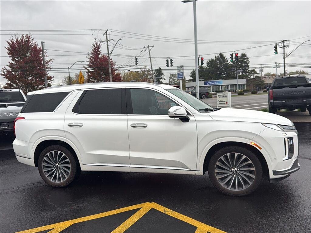 Used 2024 Hyper White Hyundai Calligraphy image 2