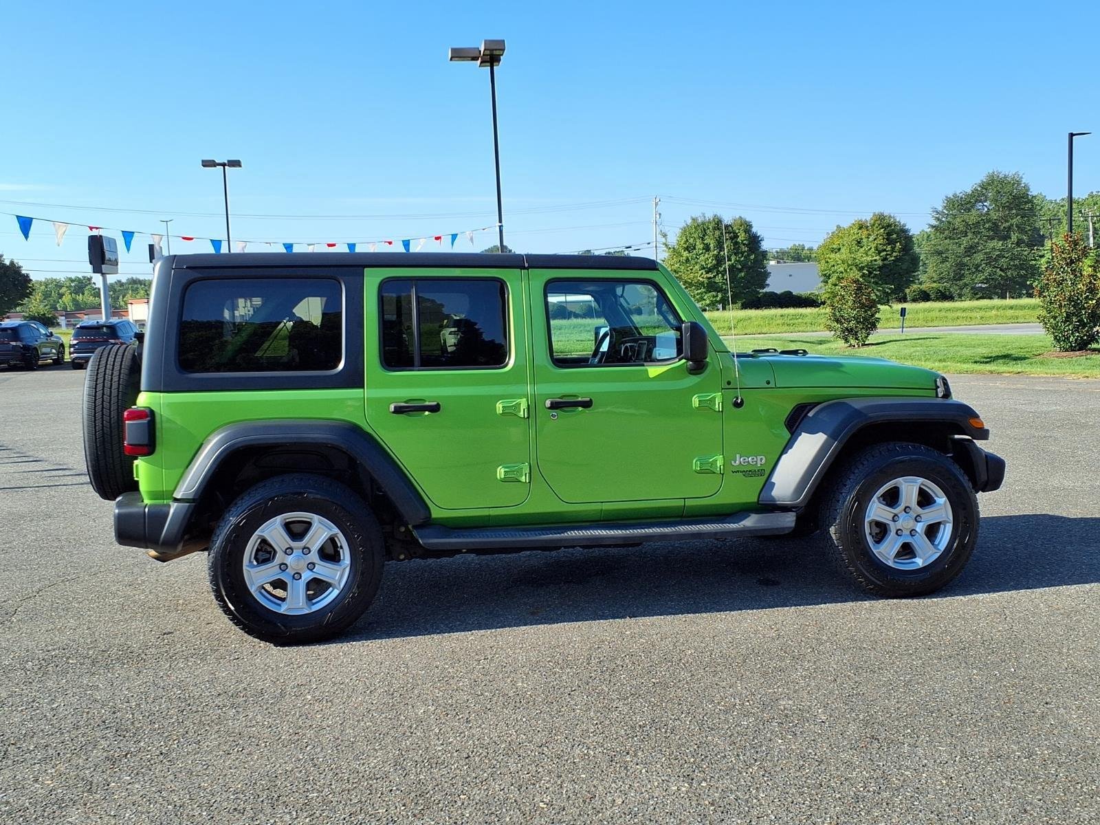 Used 2019 Mojito! Clearcoat Jeep Sport S image 10