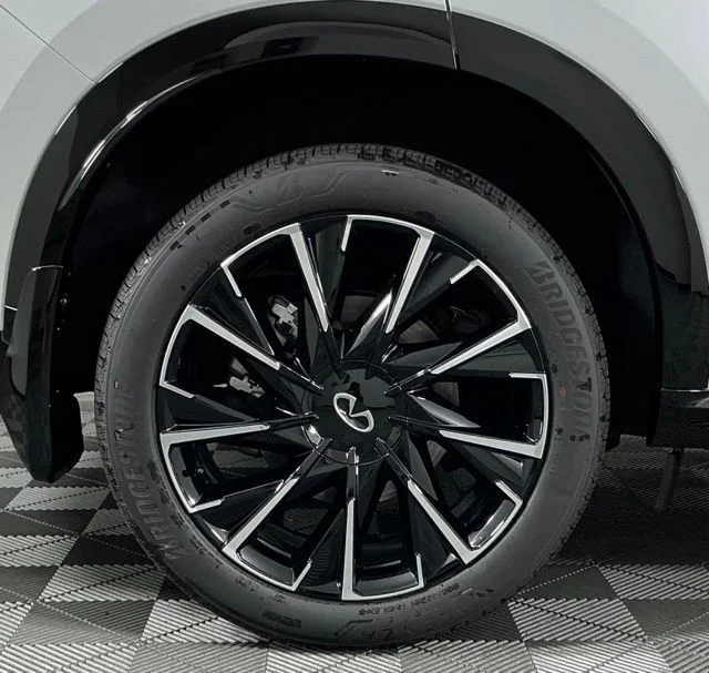 New 2027 White / Black INFINITI AUTOGRAPH image 8