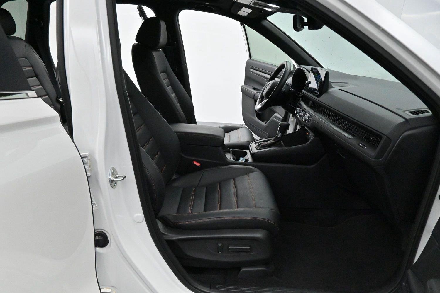 Used 2025 Platinum White Pearl Honda Sport-L image 31