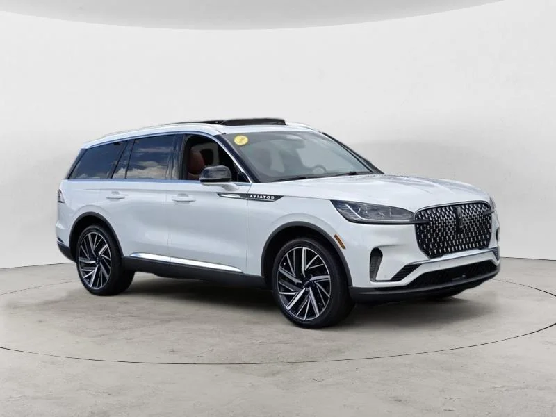 2025 Lincoln Aviator Reserve AWD's photo