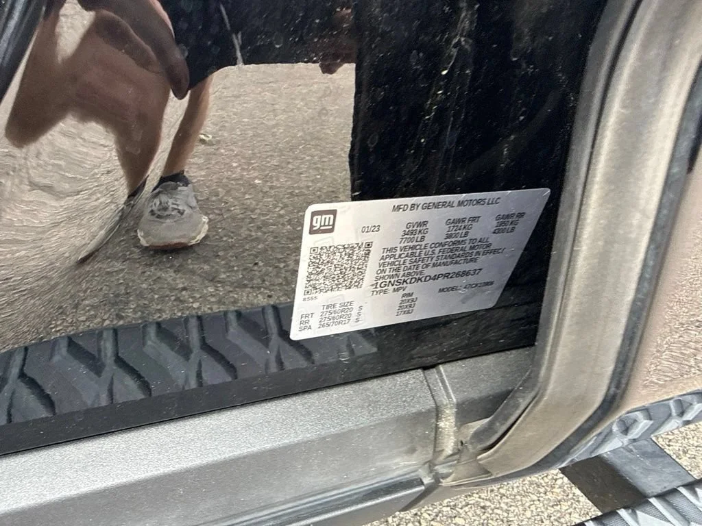 Used 2023 BLACK Chevrolet Z71 image 42