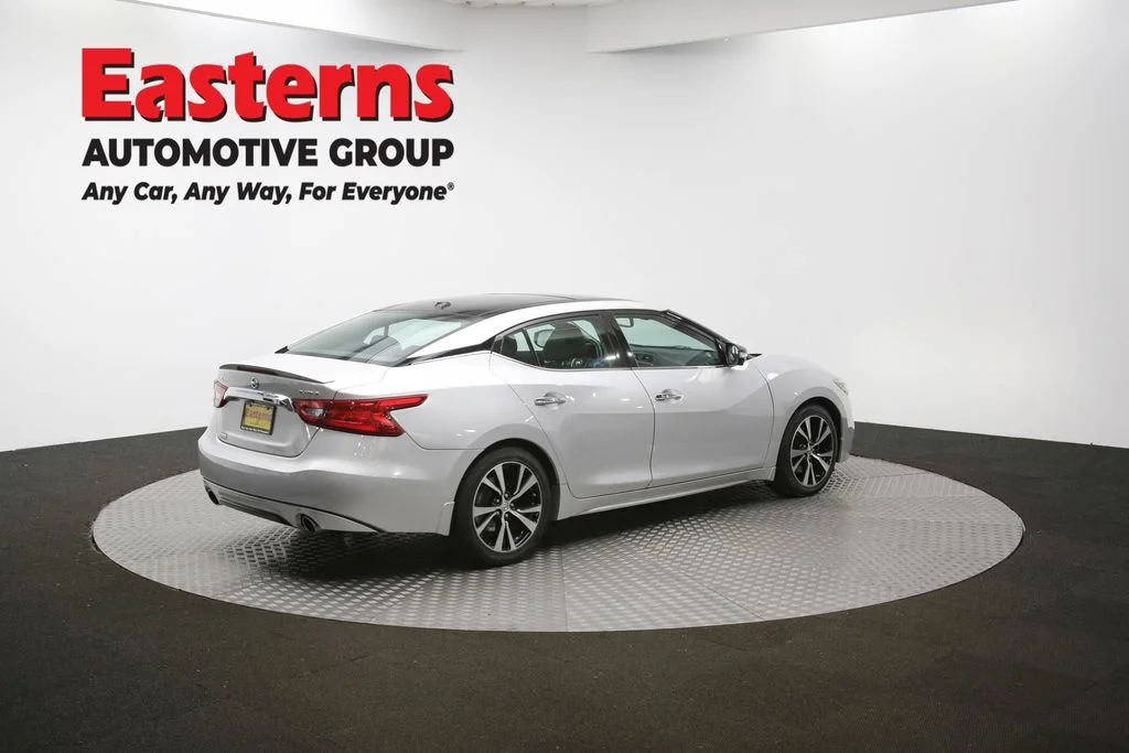 Used 2018 Silver Nissan Platinum image 45
